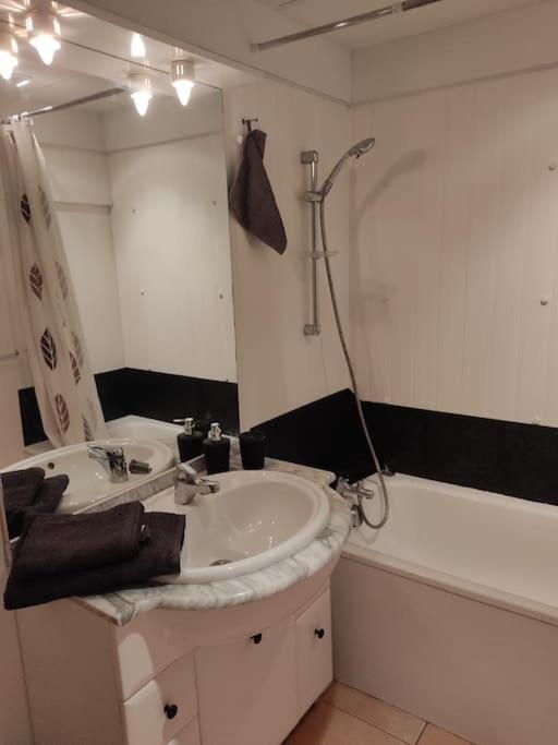 Appartement Velleron-4 Personnes Extérieur photo